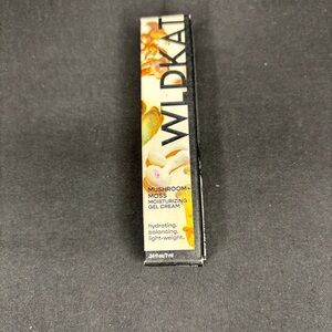 Mushroom + Moss Moisturizing Gel Cream - Black